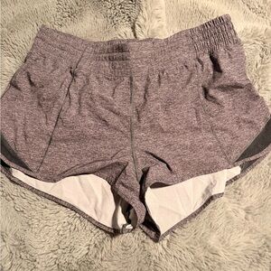 Lululemon Hotty Hot Women’s Heathered grey. HR 2.5” Active Shorts